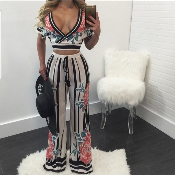 Flying Tomato Dresses & Skirts - NWOT Flying Tomato Floral 2pc Pant Set